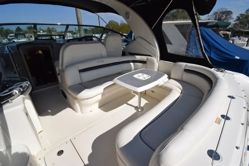 Slide: The Image of Sea Ray 390 Sundancer 2004 - 12