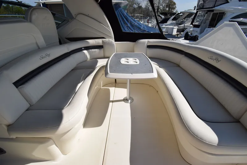 Slide: The Image of Sea Ray 390 Sundancer 2004 - 13