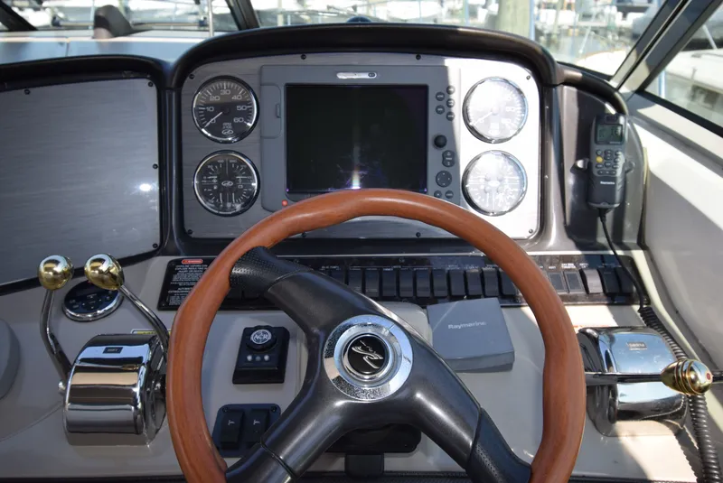 Slide: The Image of Sea Ray 390 Sundancer 2004 - 19