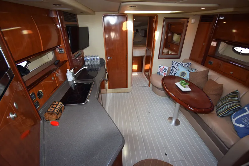 Slide: The Image of Sea Ray 390 Sundancer 2004 - 25