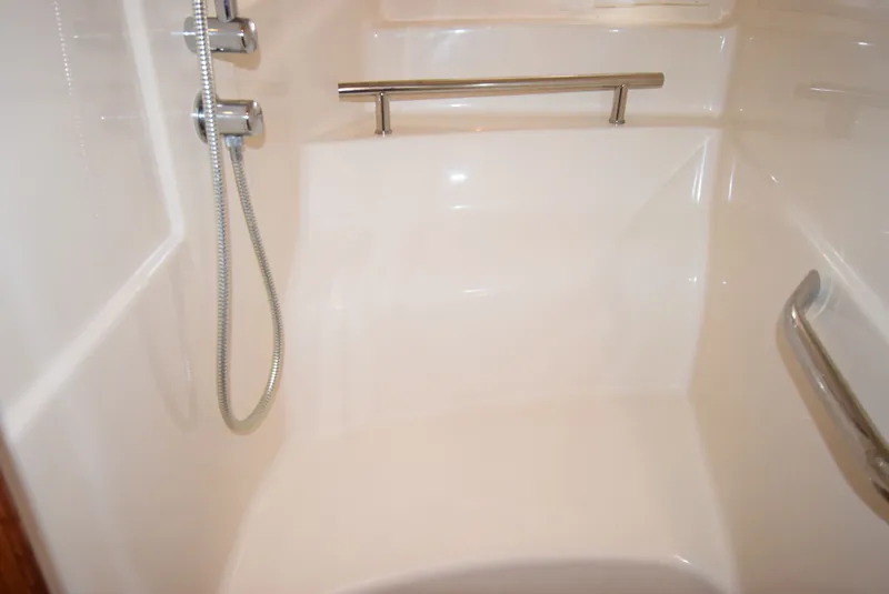 Slide: The Image of Sea Ray 390 Sundancer 2004 - 42