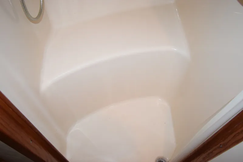 Slide: The Image of Sea Ray 390 Sundancer 2004 - 44