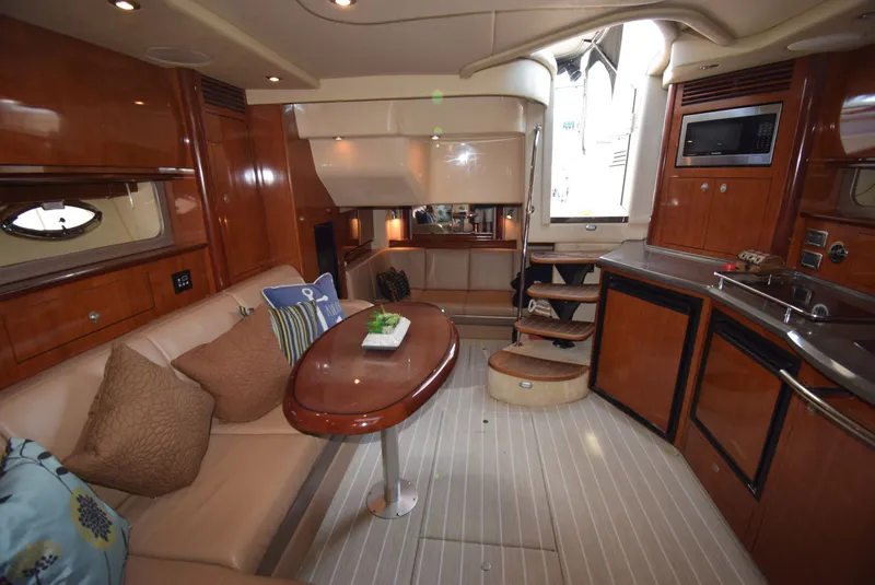 Slide: The Image of Sea Ray 390 Sundancer 2004 - 45