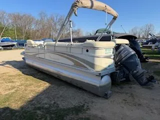 Slide: The Image of Sweetwater 2286C3 22FT MODEL 2011 - 7