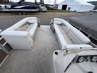 Slide: The Image of Sweetwater 2286C3 22FT MODEL 2011 - 9