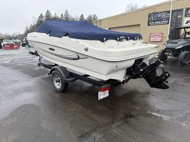 Slide: The Image of Sea Ray 175 Sport Bowrider 140hp w/Trailer 2008 - 20