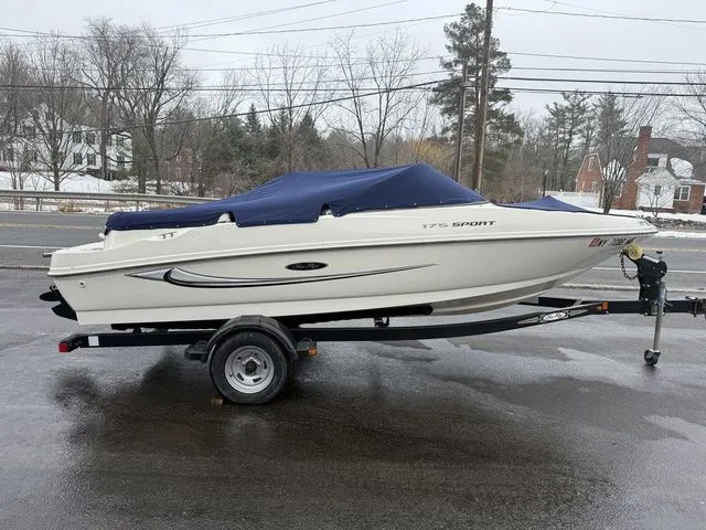Slide: The Image of Sea Ray 175 Sport Bowrider 140hp w/Trailer 2008 - 23