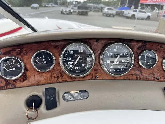 Slide: The Image of Larson SEI 180 BOWRIDER 135HP W/Trailer 2004 - 16