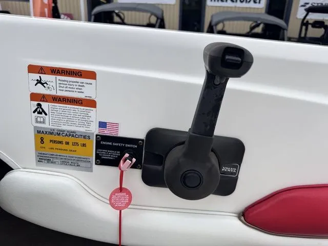 Slide: The Image of Larson SEI 180 BOWRIDER 135HP W/Trailer 2004 - 17