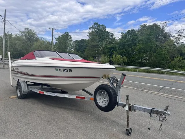 Slide: The Image of Larson SEI 180 BOWRIDER 135HP W/Trailer 2004 - 3