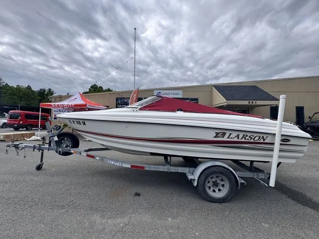 Slide: The Image of Larson SEI 180 BOWRIDER 135HP W/Trailer 2004 - 5