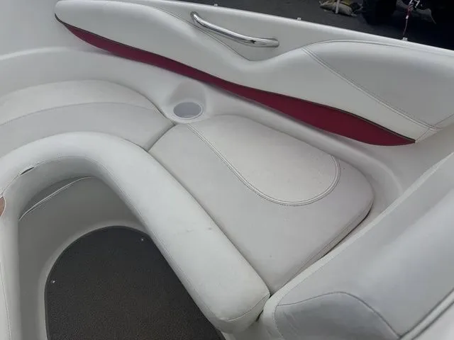 Slide: The Image of Larson SEI 180 BOWRIDER 135HP W/Trailer 2004 - 7