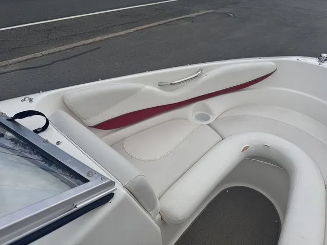 Slide: The Image of Larson SEI 180 BOWRIDER 135HP W/Trailer 2004 - 8