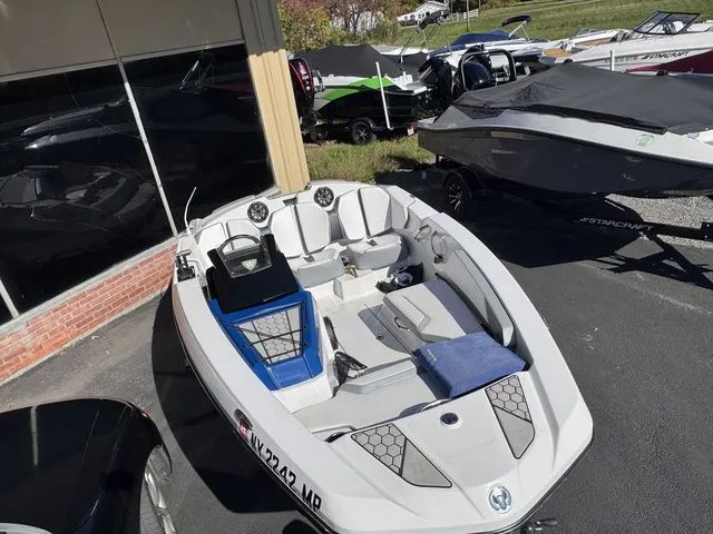 The Image of Scarab 165H.O. w/250hp, Trailer Only 48hrs 2018 - 1