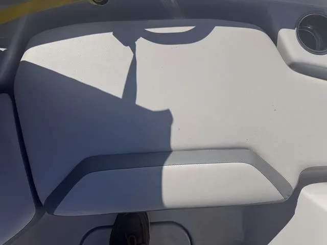 Slide: The Image of Scarab 165H.O. w/250hp, Trailer Only 48hrs 2018 - 35