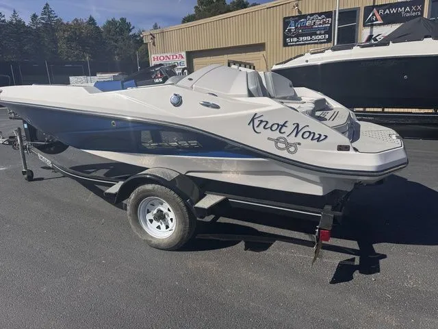 Slide: The Image of Scarab 165H.O. w/250hp, Trailer Only 48hrs 2018 - 6
