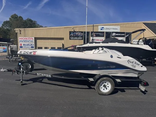 Slide: The Image of Scarab 165H.O. w/250hp, Trailer Only 48hrs 2018 - 8