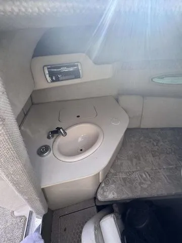 Slide: The Image of Sea Ray 225 Weekender 2004 - 12