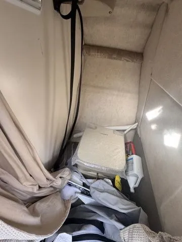 Slide: The Image of Sea Ray 225 Weekender 2004 - 13