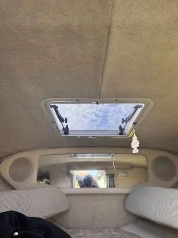 Slide: The Image of Sea Ray 225 Weekender 2004 - 18