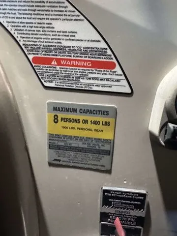 Slide: The Image of Sea Ray 225 Weekender 2004 - 35