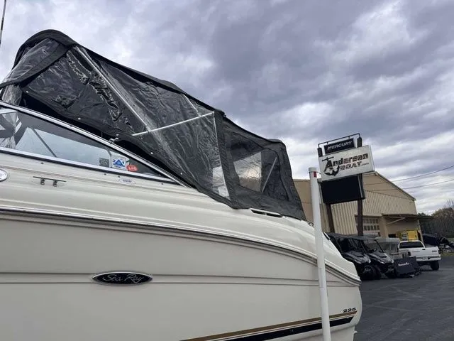 Slide: The Image of Sea Ray 225 Weekender 2004 - 6