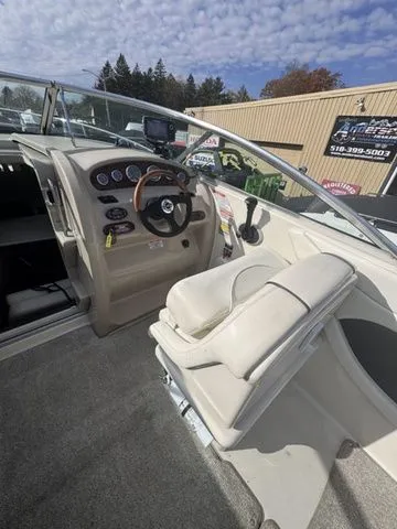 Slide: The Image of Sea Ray 225 Weekender 2004 - 9