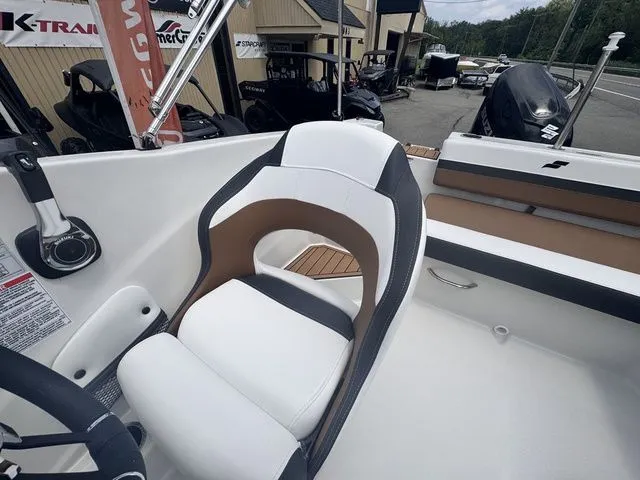 Slide: The Image of Starcraft SVX OB 190 DC OB w/140hp and Trailer 2026 - 13