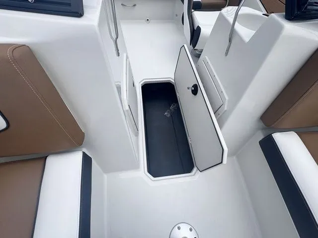 Slide: The Image of Starcraft SVX OB 190 DC OB w/140hp and Trailer 2026 - 32