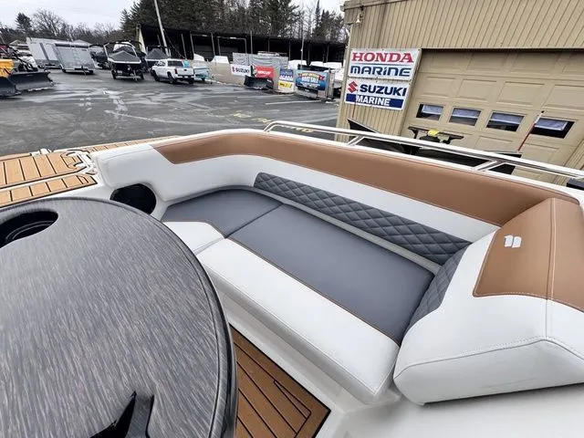 Slide: The Image of Starcraft SVX 210 IO 200hp and Trailer 2026 - 22