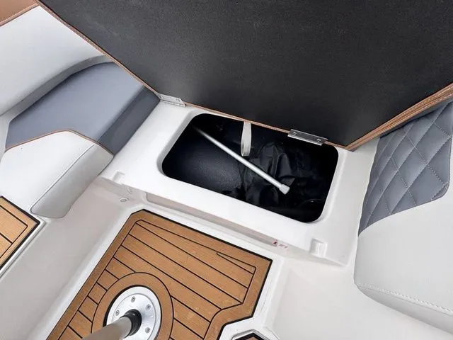 Slide: The Image of Starcraft SVX 210 IO 200hp and Trailer 2026 - 23