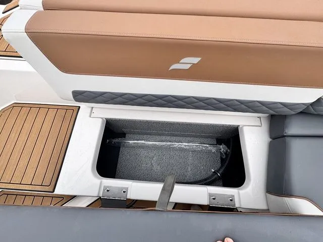 Slide: The Image of Starcraft SVX 210 IO 200hp and Trailer 2026 - 25