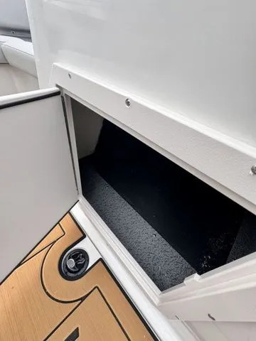 Slide: The Image of Starcraft SVX 210 IO 200hp and Trailer 2026 - 32