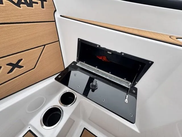 Slide: The Image of Starcraft SVX 210 IO 200hp and Trailer 2026 - 35