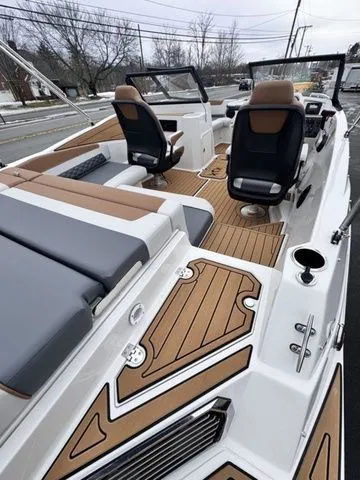 Slide: The Image of Starcraft SVX 210 IO 200hp and Trailer 2026 - 7