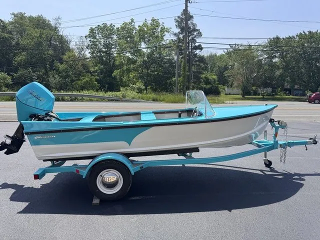 Slide: The Image of Starcraft 57 Ski Champ Includes 25hp and Trailer 2025 - 10