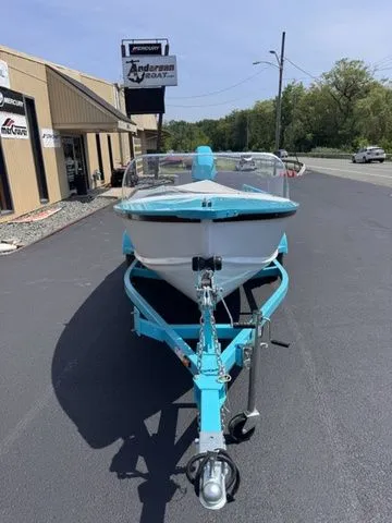 Slide: The Image of Starcraft 57 Ski Champ Includes 25hp and Trailer 2025 - 21