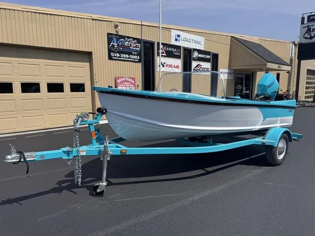 Slide: The Image of Starcraft 57 Ski Champ Includes 25hp and Trailer 2025 - 5