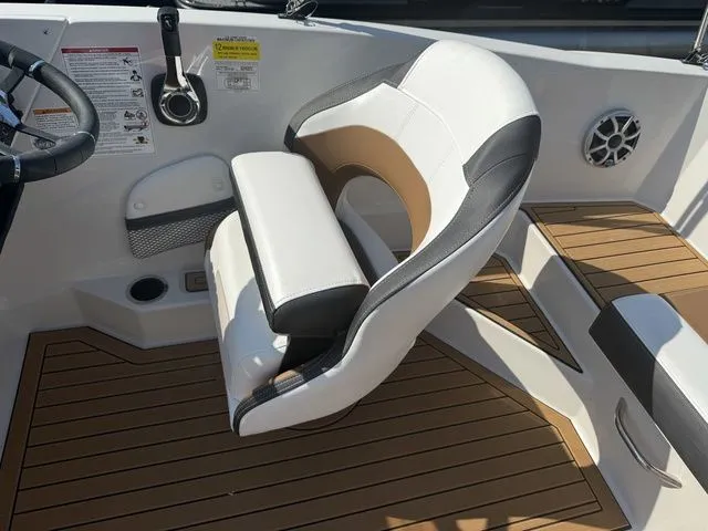 Slide: The Image of Starcraft SVX OB 191 w/140hp and Trailer 2026 - 12