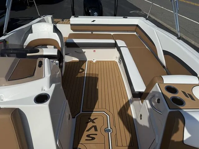 Slide: The Image of Starcraft SVX OB 191 w/140hp and Trailer 2026 - 15