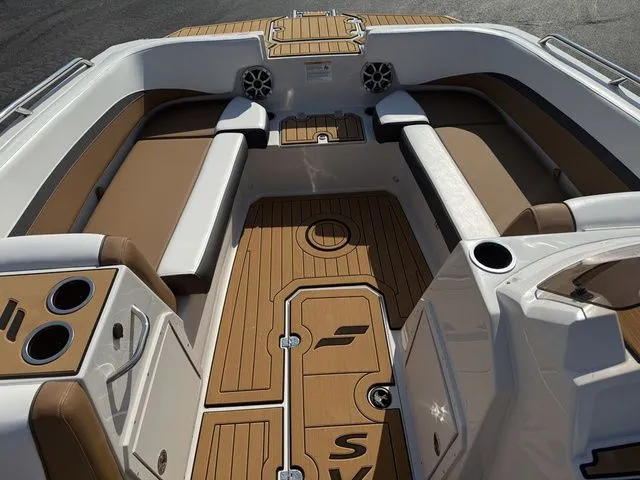 Slide: The Image of Starcraft SVX OB 191 w/140hp and Trailer 2026 - 17