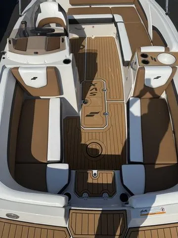 Slide: The Image of Starcraft SVX OB 191 w/140hp and Trailer 2026 - 23