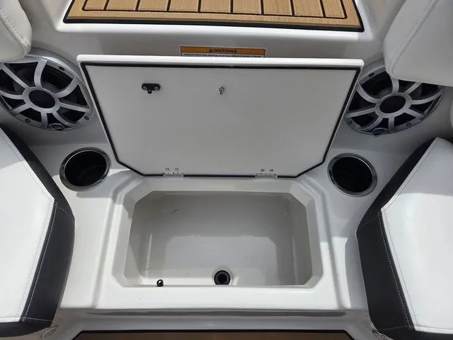 Slide: The Image of Starcraft SVX OB 191 w/140hp and Trailer 2026 - 35