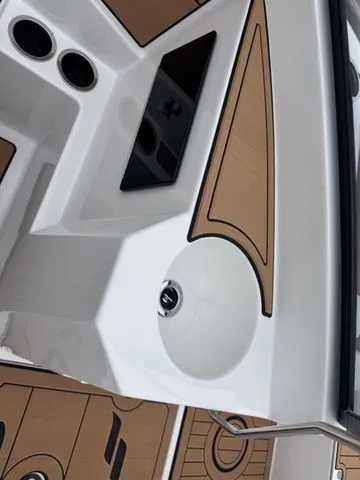 Slide: The Image of Starcraft SVX 210 DC OB w/200hp and Trailer 2026 - 33