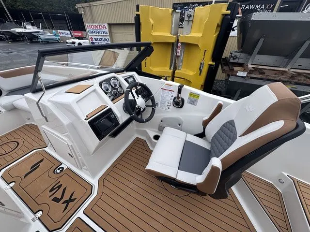 Slide: The Image of Starcraft SVX 210 DC OB w/200hp and Trailer 2026 - 8