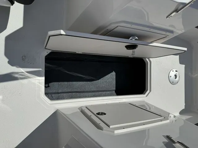 Slide: The Image of Starcraft SVX OB 190 DC OB w/140hp and Trailer 2026 - 30