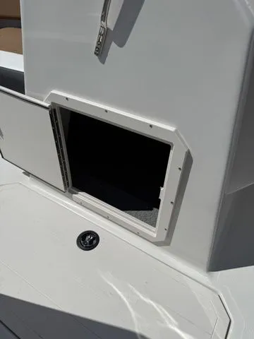 Slide: The Image of Starcraft SVX OB 190 DC OB w/140hp and Trailer 2026 - 31