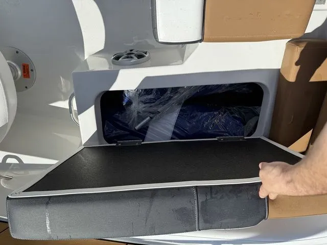 Slide: The Image of Starcraft SVX OB 190 DC OB w/140hp and Trailer 2026 - 33