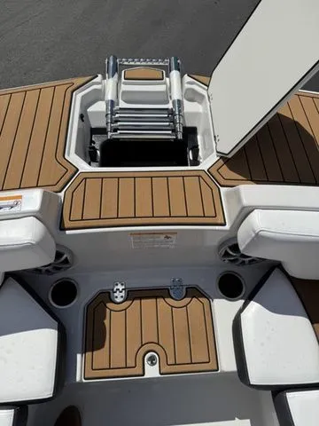 Slide: The Image of Starcraft SVX OB 190 DC OB w/140hp and Trailer 2026 - 34