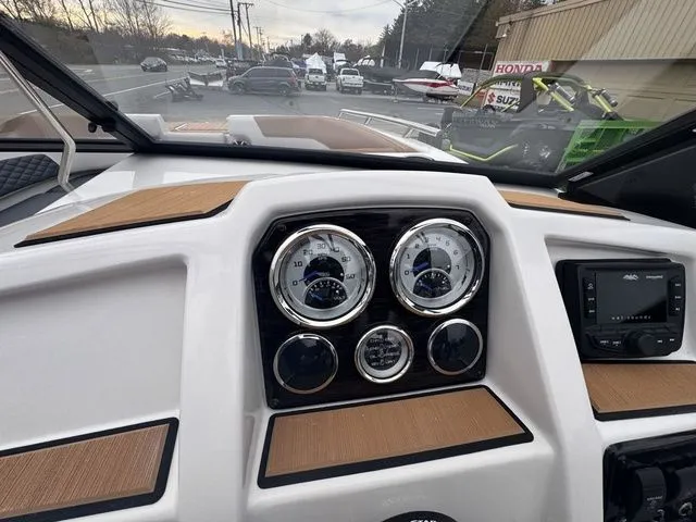 Slide: The Image of Starcraft SVX OB 230 DC OB w/250hp and Trailer 2026 - 20